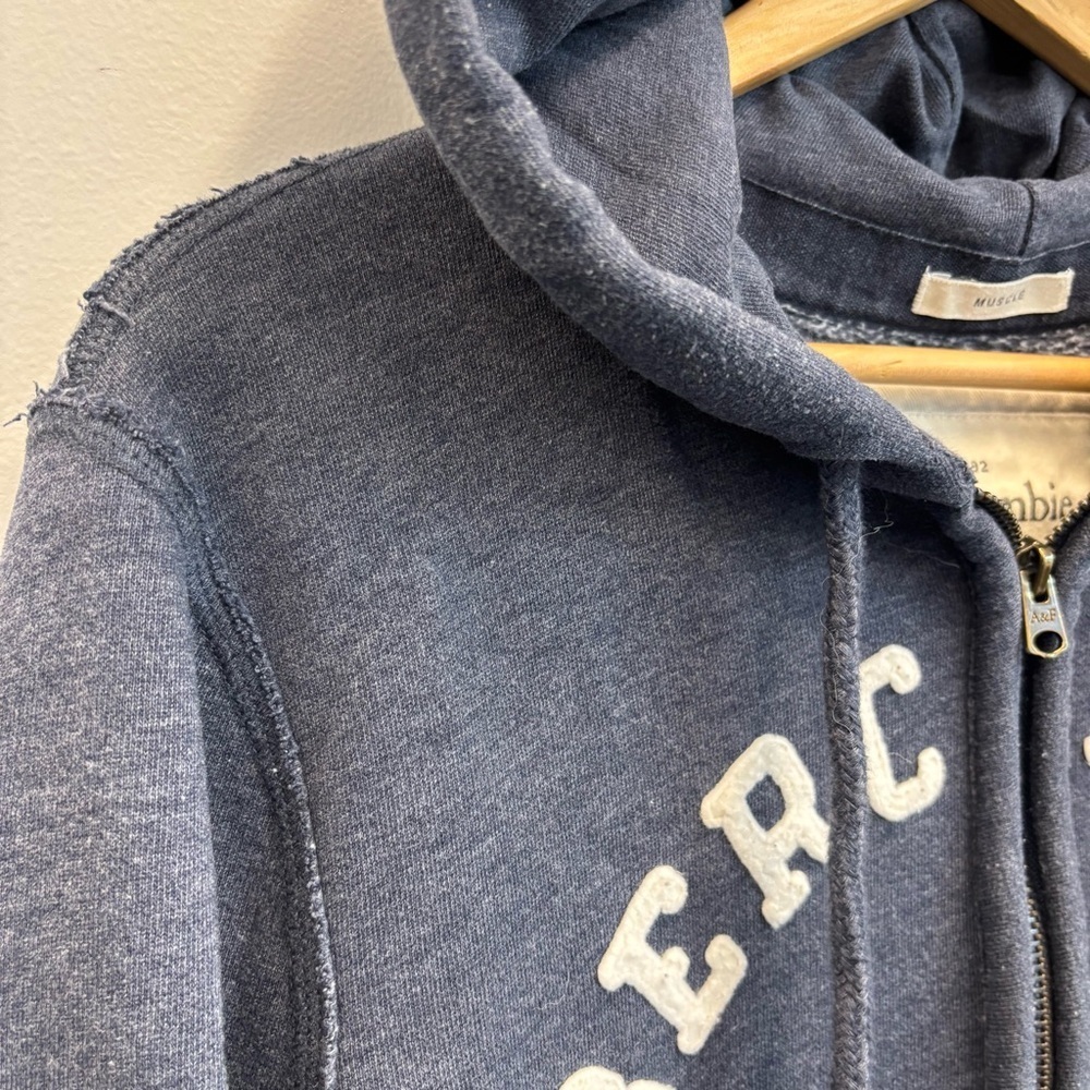 Abercrombie & Fitch Small Hoodie Full Zip Sweatshirt Y2K Retro Muscle Logo Blue - Picture 3 of 11